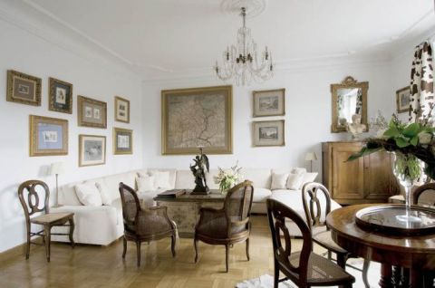 Uspokajająca biel w salonie. O kolorach w życiu i mieszkaniu