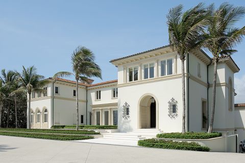 Ma 2,5 tysiąca metrów kwadratowych, zajmuje trzy poziomy.