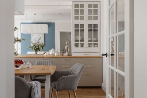 klasyczny dom inspirowany modernizmem