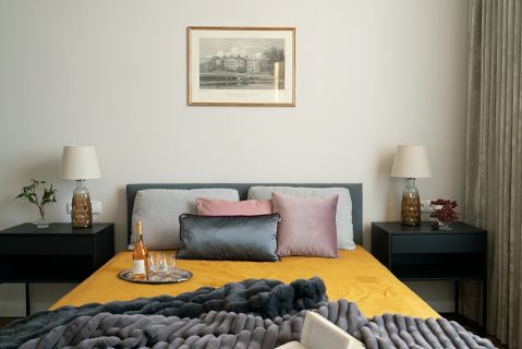 77-metrowe mieszkanie sypialnia