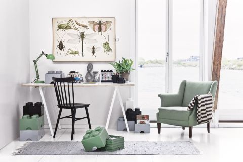 jak ustawić biurko względem okna w pokoju ucznia