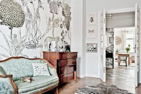 Botaniczną tapetę gospodyni znalazła w skandynawskiej gazecie.