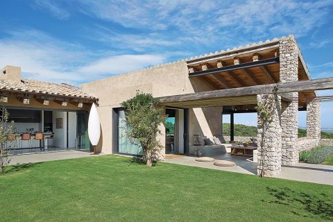 Dom budowano, wykorzystując także materiały z oddzysku.