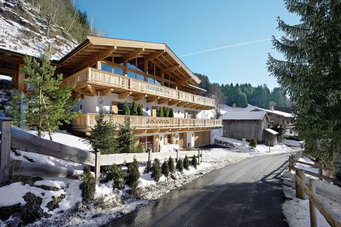 Dom w austriackim miasteczku w Tyrolu.