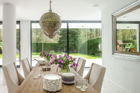 Nowoczesna architektura: dom pełen słońca