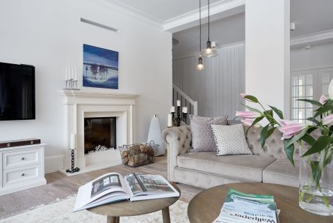 Ich dom jest jak owoc romansu między nowojorskim loftem a francuską kamienicą. Ta ostatnia dominuje, ale trudno się dziwić