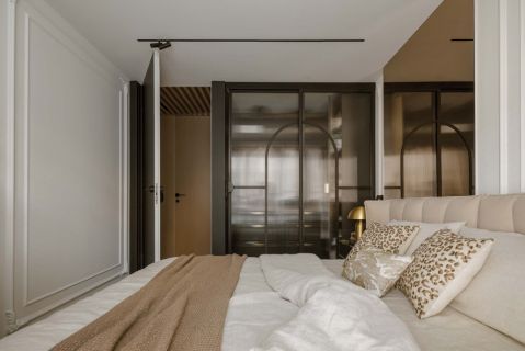 elegancka sypialnia w apartamencie projektantki wnętrz
