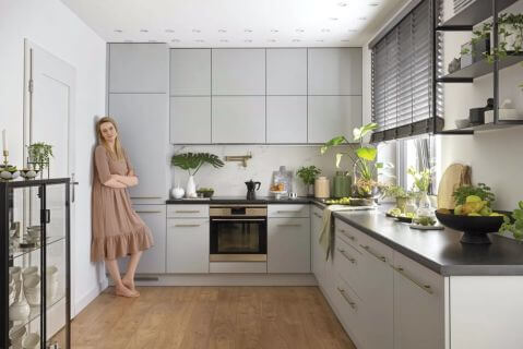 kuchnia z oknem narożnym