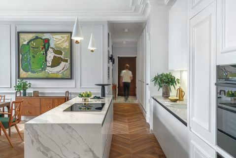 salon z kuchnią aranżacja mieszkania w kamienicy