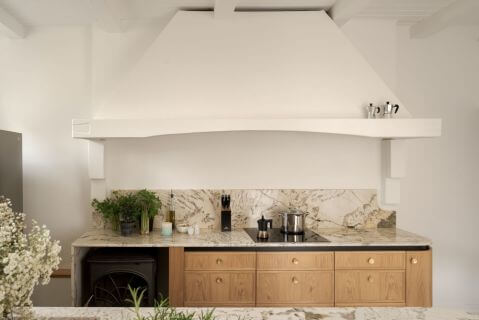 kuchnia w gdyńskiej modernistycznej kamienicy