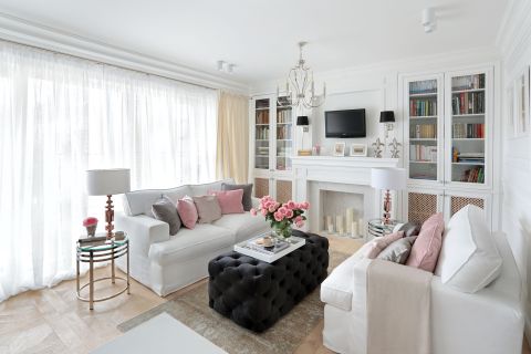 Mieszkanie o metrażu 65 m² jest jak szkatułka: nieduże, zmysłowe i aż kusi, by do niego zajrzeć. Przytulne, w