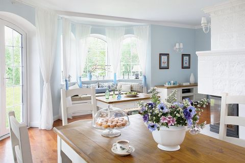 Monika połączyła w swoim domu wszystko to, co lubi najbardziej: amerykańską elegancję, angielską przytulność i