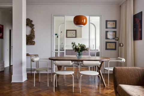 jadalnia w salonie w kamienicy