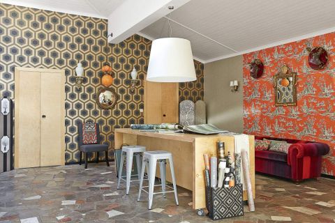 Ogromna nowoczesna, otwarta przestrzeń to zderzenie dwóch światów – antyków i dizajnerskich pomysłów.