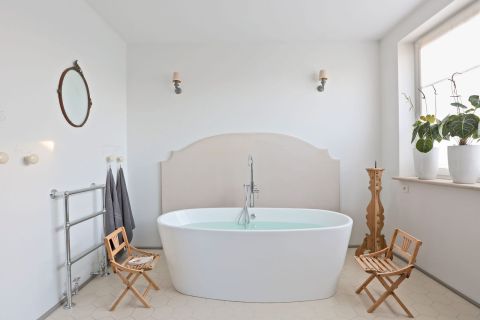 Łazienka w stylu skandynawskim. Wnętrza Tatiany – styl skandynawski w szarości i bieli