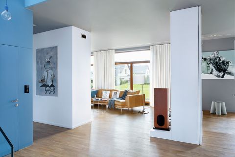 Trudno się zdecydować, co w tym krakowskim domu najpierw podziwiać. Czy widoki za oknem i Tatry w tle, czy