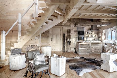 Uroda góralskiej chałupy polega na tym, że wszystko tu pracuje, oddycha, skrzypi. Górale kochają ten dźwięk.