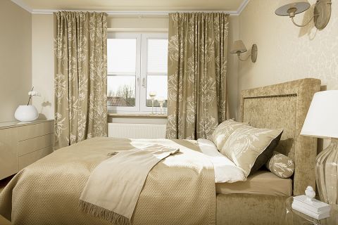 W pierwotnym projekcie miała być w odcieniu pudrowego różu.