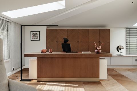 domowe biuro na poddaszu