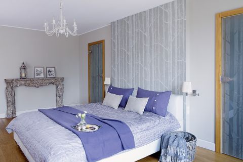 Wzór tapety Cole Son Agata wypiaskowała na szklanych drzwiach.