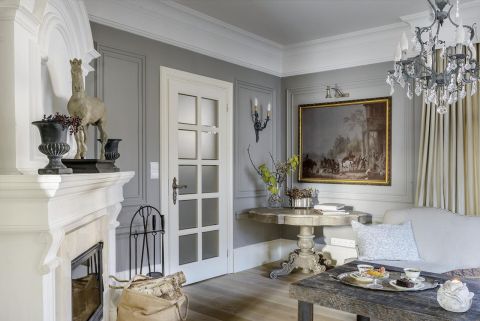 Dorota z domem często rozmawia, przytula się do ścian, nawet pisze o nim wiersze... A on odwdzięcza