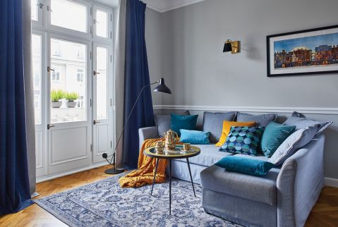 W tej warszawskiej kamienicy Joanna ma wszystko, o czym marzyła – balkon, piec i obraz, który umeblował jej dom,