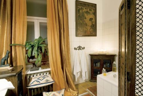 Wanne zasłania parawan. O kolorach w życiu i mieszkaniu