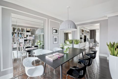 W tej aranżacji widoczny romans białego z czarnym. Fot. Michał Mrowiec