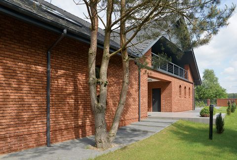 To nie stajnia w Beneluksie, zamieniona przez milionera w luksusową posiadłość. To loft pod Piłą.