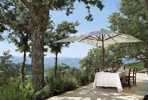 W miejscu pasterskiej szopy bez prądu, wody i gazu stanął dwustumetrowy dom, który mógłby startować w konkursie na najlepszy