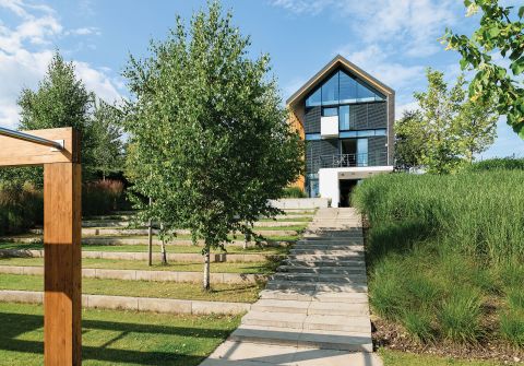 Dom na wzgórzu z widokiem na Kielce.