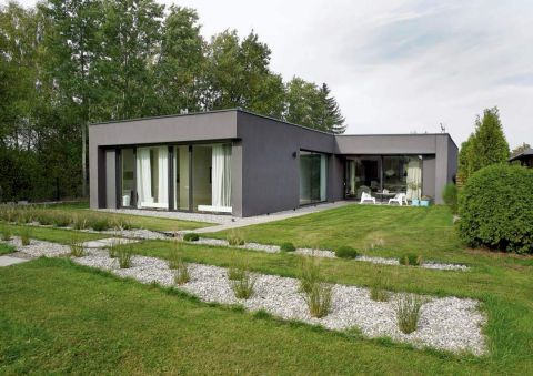 szary dom w stylu nowoczesnym