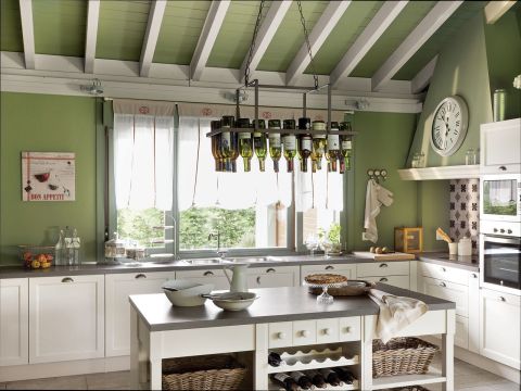 Dom w stylu rustykalnym z widokiem na górskie szczyty