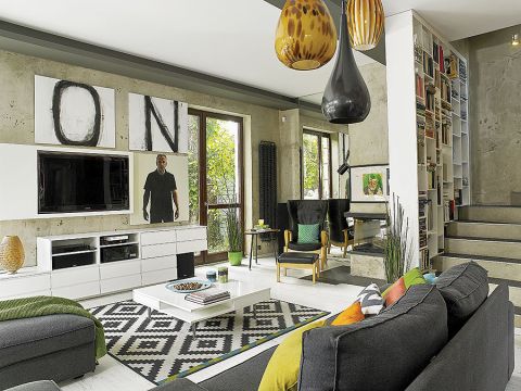 Ten łaciaty wylicytowała na Allegro, pozostałe kupiła w markecie. Anna powiesiłam je na kawałku kątownika,