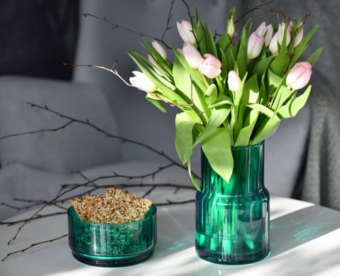 nowoczesny wazon na kwiaty