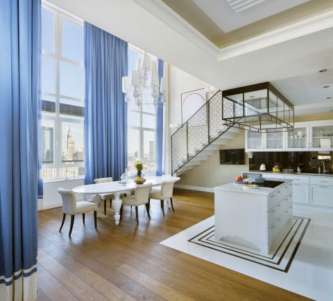 Nowoczesny i luksusowy penthouse w warszawskim drapaczu chmur