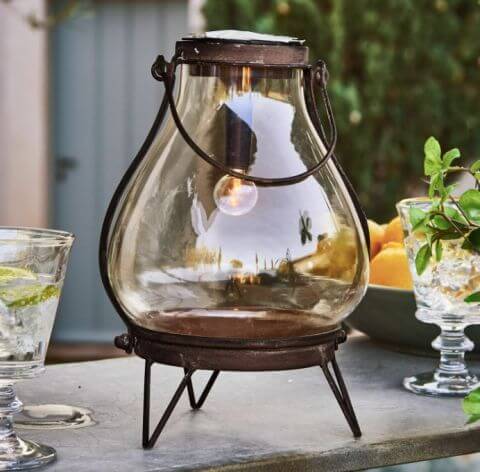 latarnia solarna do ogrodu