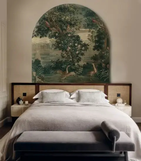 tapeta na ścianie za łóżkiem inspiracje