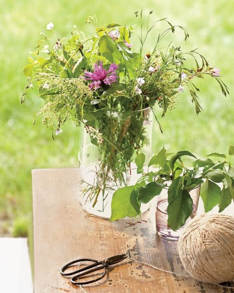 Dom w stylu rustykalnym z widokiem na górskie szczyty