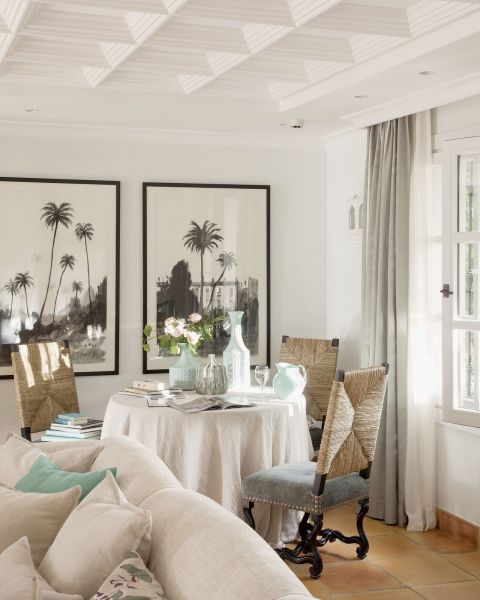 W półcieniu koronkowych zadaszeń, otuleni zapachem kwiatów i rozłożeni na wiklinowych siedziskach. Tak wypoczywają mieszkańcy