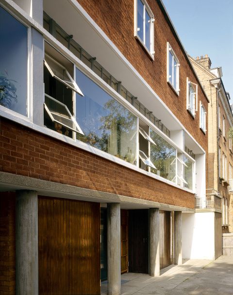 Modernistyczny dom przy Willow Road, zaprojketowany przez Erno Goldfingera.