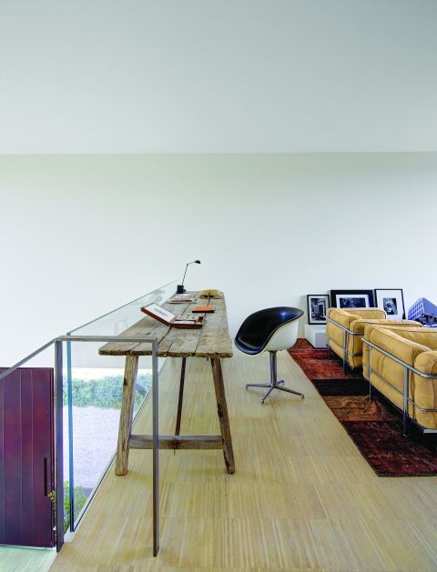 Tylko spójrzcie na toskańską rezydencję Piera Lissoniego, włoskiego projektanta i mistrza minimalizmu.