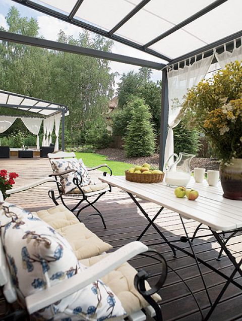 Jak letnia jadalnia. Na skraju puszczy