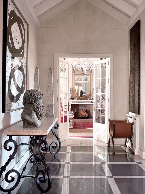 Perskie dywany, afrykańskie bębny, weneckie szkła, wyszukane forniry i marmury. Projektanci Ramón i Paco mieli