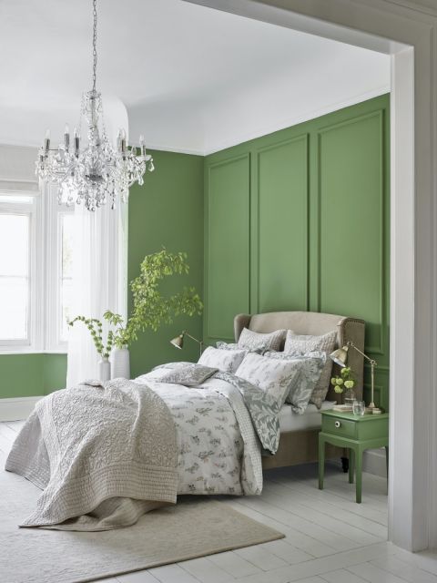 Zielona ściana w sypialni