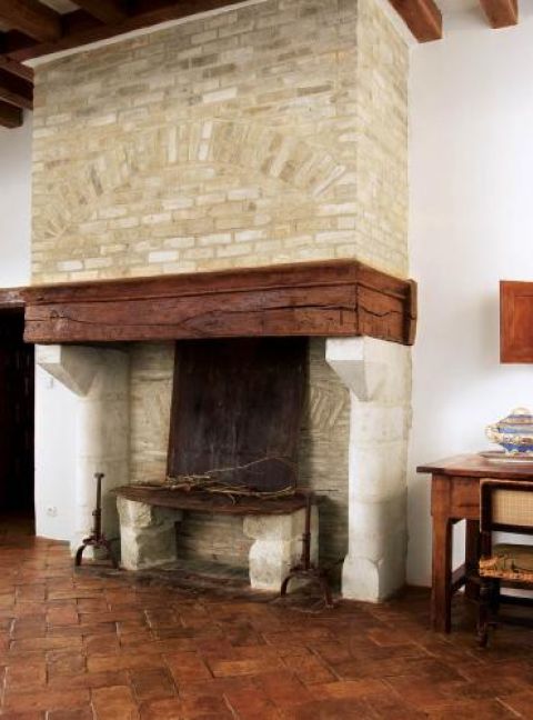 Ceglany kominek. Świat według Opałki