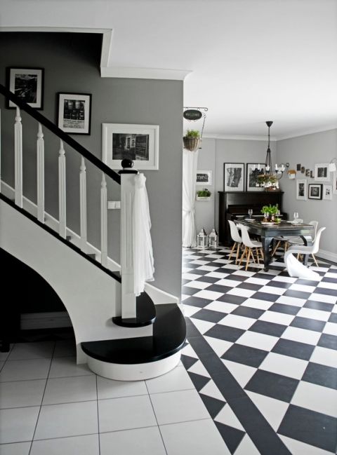 Czarno-biała szachownica i chłodne szarości stylu skandynawskiego - co wynika z takiego połączenia we wnętrzach?