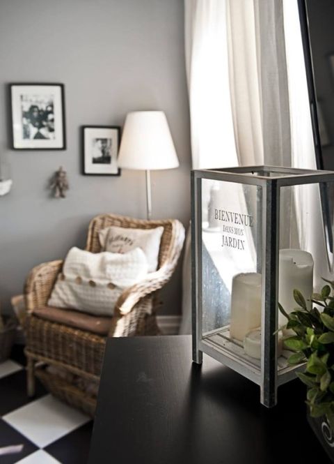 Czarno-biała szachownica i chłodne szarości stylu skandynawskiego - co wynika z takiego połączenia we wnętrzach?