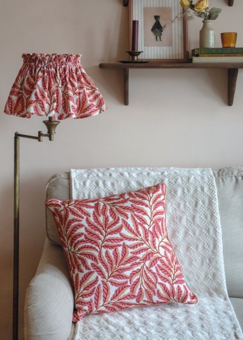 wnętrza w stylu granny chic i grandmillennial