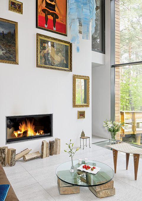 Mniej znaczy więcej. Początkowo kominek miał mieć ceramiczną koronkę, ale ostatecznie stanęło na rozwiązaniu najprostszym